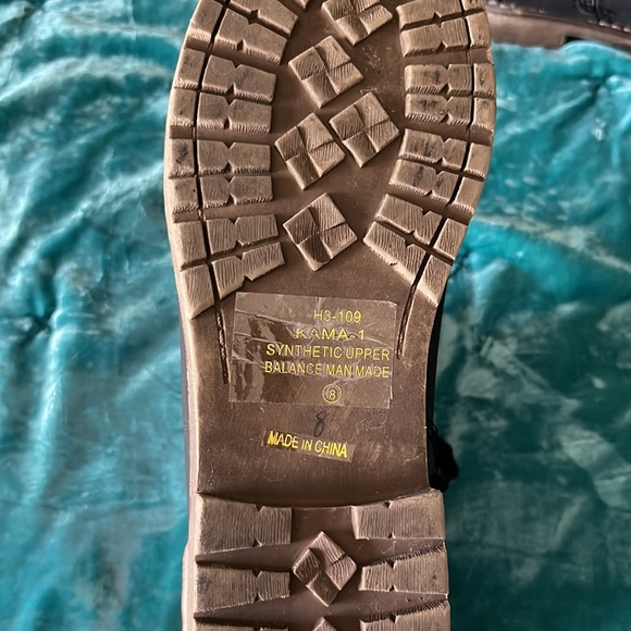 Black studded boots size 8 - Picture 2 of 4